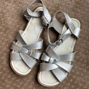 Classic Saltwater Sandals Silver leather size 9